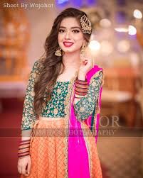 Sarah Mehndi Pakistani Actress Womens Hairstyles Hair Styles Black Women Hairstyles