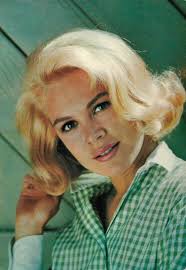 European Film Star Postcards: Sandra Dee