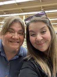 Travis Sutter's Instagram, Twitter & Facebook