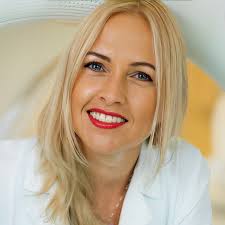 Gabriela Kramer's Instagram, Twitter & Facebook