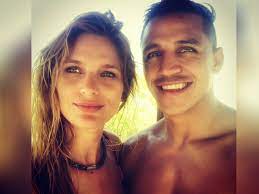 Jun 15, 2021 · mayte rodríguez aclaró la situación tras semanas de rumores, fue la misma actriz quien rompió el silencio y aclaró su actual vínculo con el seleccionado de la roja. La Culpa Es De Mayte Rodriguez La Columna Que Cuestiona El Machismo Detras De Las