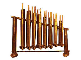 Alat musik angklung merupakan alat musik multitonal atau bernada ganda. Gambar Sketsa Alat Musik Angklung