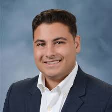 I am excited to announce that I have accepted a full-time position as an  Account Representative at Uber in their Chicago office, following my  graduation from Indiana University this past Spring! |