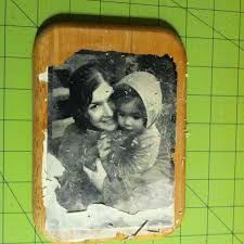 It seemed too easy to be as awesome looking as it was, so i had to give it a try. Photo To Wood Transfer Tutorial With Step By Step Photos And Instructions Hello Creative Family