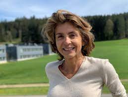 How tall and how much weigh anne nivat? Anne Nivat Mieux Vaut Montrer Que Demontrer Rtn Votre Radio Regionale
