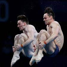Olympic diver tom daley, 24, and his film producer husband dustin lance black, 44, attended the wedding of diving coach claire wonnacott at rockbeare manor near exeter at the weekend. Tom Daley And Matty Lee Pip China To Win Olympic Diving Gold At Last Tokyo Olympic Games 2020 The Guardian