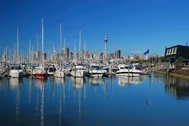 Auckland is a large metropolitan city in the north island of new zealand. ã‚ªãƒ¼ã‚¯ãƒ©ãƒ³ãƒ‰ã®è¦³å…‰æƒ…å ± å…¬å¼ ãƒ‹ãƒ¥ãƒ¼ã‚¸ãƒ¼ãƒ©ãƒ³ãƒ‰èˆªç©º