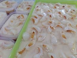 5 cawan air susunkan laici di setiap lekuk dalam acuan. Resepi Puding Laici Sedap