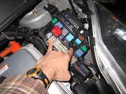 I love my prius's ingenious battery design … until i try to do something i know how to do only in a standard way (and even then only with crossed fingers). How To S Wiki 88 How To Jump A Car With A Prius