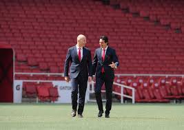 This is the profile site of the manager ivan gazidis. Unai Emery Breaks Silence On Departure Of Ivan Gazidis Arsenal True Fans