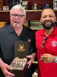 Cigar News: Flores y Rodriguez Connecticut Valley Reserve Broadleaf Double  Perfecto to Become Michael's Tobacco Exclusive