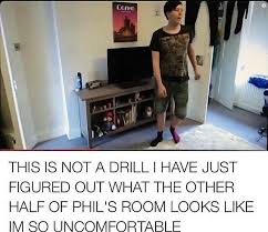 Omg What If Phan Like To Cuddle In Phil S Bed And Watch Movies On Phil S Tv Dan And Phill Phil Lester Dan And Phil