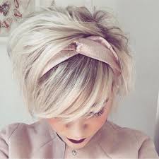 Use your innate makeup skills to paint yourself easy hairstyles for women are an all in one solution for getting an instant stylish look. Cute Easy Hairstyles For Short Hair Hairstyle Women Pinterest Headbands For Short Hair Cute Hairstyles For Short Hair Headband Hairstyles