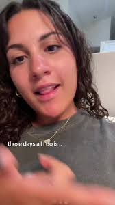 Martina Sumner's Instagram, Twitter & Facebook