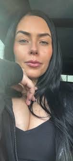 Lesa Dunn's Instagram, Twitter & Facebook