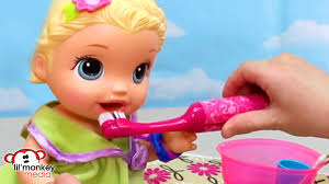 Baby alive bath time gumballs machine nenuco bathtube surprise toys bathtime baby doll babies. Baby Alive Get Ready For Their Day Bath Time Teeth Brushing And Medicine Youtube
