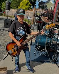 Alex and Collin Grady performing the #topgun theme song. #rhinebeckmusic