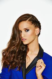Since this hairstyle is synonymous with partying, i figured it's a perfect hairstyle idea for new year's eve! 16 Epic New Year S Eve Hairstyle Ideas Hair Inspiration For Nye 2018