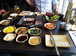 Mit korean bbq sauce 1,14 , pulled beef 19 , rindersteakstreifen 17,19 , champignons, roten zwiebeln und sesam. Koogi Korean Bbq From Sulzbach Menu
