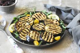 Aubergines Grillees Marinees A L Huile D Olive Ail Et Au Thym Le Blog Cuisine De Samar Recette Aubergines Grillees Recette Legume Accompagnement Recettes De Cuisine