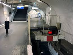 Fichier Metro De Paris Ligne 3 Bis Gambetta 10 Jpg Paris Metro Subway Model Railroad