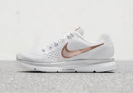 Black And Gold Nike Running Shoes Nike Zoom Pegasus 34 Special Edition Black Gold White Bronze Sneakernews Com Nike Zoom Pegasus Nike White And Gold Shoes