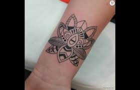 Découvrez notre sélection de 20 jolis tatouages de fleur de lotus repérés sur pinterest ! Tatouage De Mandala Esprit Fleur De Lotus Terrafemina