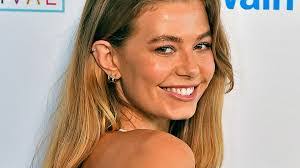 Cassandra Sierra's Instagram, Twitter & Facebook