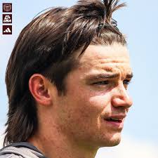 📍 HOME #OutHitOutHustle