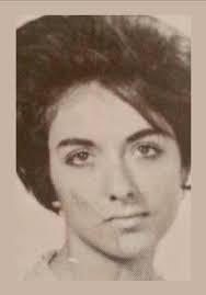 Cleaning dirty bed pillows to white and sweet