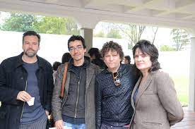 Também há lutas silenciosas que se concentraram no mundo da percepção e das formas de representar. Visita Guiada Jose Alejandro Restrepo Artista Alejandro Flickr