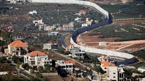 ראש ממשלת לבנון, שכיהן בשנים 1992־1998 ונבחר שוב בספטמבר האחרון, האיש שמזוהה יותר מכל אחד אחר עם שיקומה של ביירות, השתמש בהריסות כתפאורה מתאימה במערכת הבחירות לפרלמנט בשנת 2000. ×œ×'× ×•×Ÿ Al Monitor The Pulse Of The Middle East