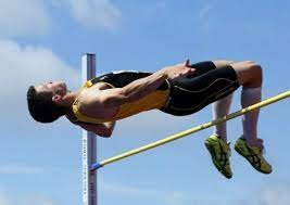 Lompat jauh (long jump) lompat jauh adalah gerakan melompat ke depan dengan cara bertolak pada satu kaki untuk mencapai suatu. Lompat Tinggi Pengertian Peraturan Gaya Teknik Lapangan