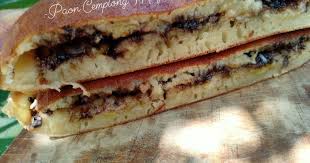 Bahan a, 400 gr terigu serbaguna, 1 sdt baking soda, 4 sdm gula pasir, 1 sdt garam, 350 cc air matang, 1 sachet vanili, bahan b, 150 cc air matang, 2 butir telur utuh, 1 sdt baking powder, 2 sdm mentega, secukupnya gula pasir untuk taburan, secukupnya keju parut. Cara Bikin Martabak Pisang Teflon Resep Martabak Manis Teflon Hasilnya Lembut Dan Enak Aroma Rasa Marcelsuurmond Fo2
