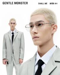 Đem ánh mắt của Mika nhìn chết mọi người