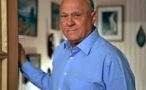 Дебютной режиссерской работой можно назвать не фильм розыгрыш, а его короткометражку к вопросу. Vladimir Menshov Vyskazalsya O Provale Filma Andreya Konchalovskogo V Borbe Za Oskar Moskovskie Novosti Moskovskij Biznes Portal