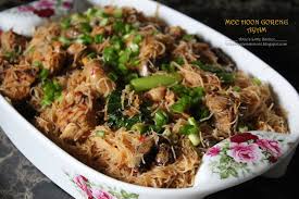 Please subscribe, comment and share and press the bell button please try this yummy tasty bee hoon goreng. Amie S Little Kitchen Resepi Mee Hoon Goreng Ayam Yang Mudah Tapi Sedap