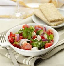 Recette Salade De Caprice Des Dieux Et Tomates Notee 4 5 Recette Salade Recettes De Pates Legeres Recette Salade Concombre
