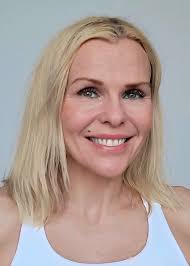 Psychological, Conspiracy & Domestic Thrillers by Julia Derek