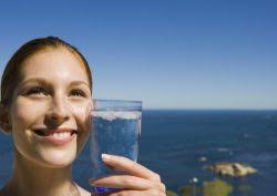 Scandale des eaux en bouteille : ce que révèle le rapport sur les eaux  minérales
