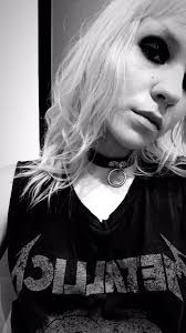 But everything looks better when the sun goes down i had everything opportunities for eternity and i could belong to the night your eyes, your eyes i can see in your eyes your eyes you make me wanna die i'll never be good enough you make me wanna die and everything you love will burn up in the light and every time i look inside your eyes you. Taylor Momsen Cover On Twitter But Everything Looks Better When The Sun Goes Down