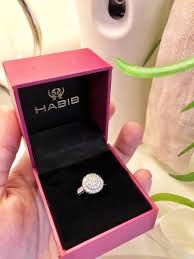 Yuk, ketahui lebih lanjut mengenai cincin nikah atau cincin kawin. Cincin Berlian Habib Jewels