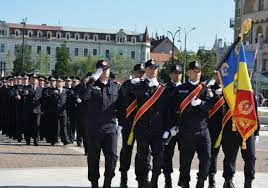Academia de poliţie ,,alexandru ioan cuza, organizează studii universitare de masterat în domeniile studiilor universitare de licenţă şi în domenii de contact cu cele de licenţă, relevante din punct de vedere profesional pentru ministerul administraţiei şi internelor. De AstÄƒzi 17 Iulie Incep Inscrierile La Facultatea De Pompieri AlÄƒturÄƒ Te Echipajelor De Pompieri Militari Isubh I S U Crisana Al Judetului Bihor Www Isubh Ro Isubh