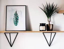 14 These 6 Home Projects For Rentals Add Style And Personality Floatingshelves Upgrading Your Rental Home Doesn T Have To Be So In 2020 Schwimmendes Regal Regal Dekor