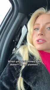 Sarah Peed's Instagram, Twitter & Facebook