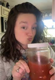 Mary Pickles Influencer