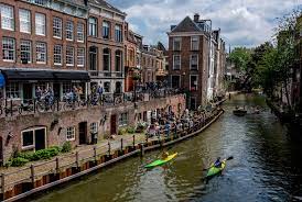 Nice upholstered apartment with one bedroom and a balcony at the front and rear, near the center of utrecht. Utrecht The Center Of The Netherlands