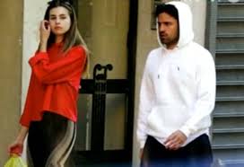 Γυμνάστε ολόκληρο το σώμα σας με το total crunch, ένα πλήρες σύστημα fitness σε ένα μόνο η chiara ferragni μάς δείχνει το σώμα της μετά την εγκυμοσύνη. Argyros Fwtopoyloy Ekleisan Ena Xrono Sxeshs