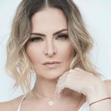 Mercedes Molto No Tengo Novia Revista Ellas Panama