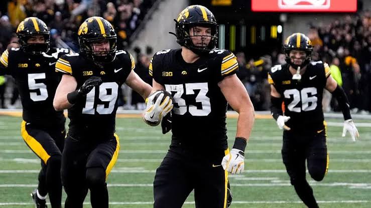 The Case for Iowa Football to Wear Alternate Uniforms vs. Iowa State -  Yahoo Sports